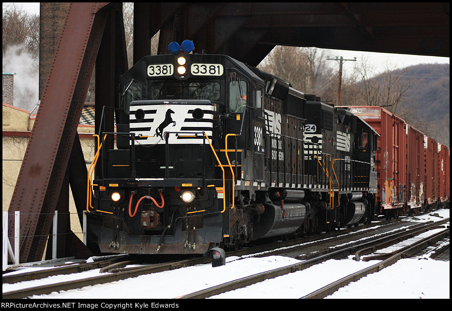 NS SD40-2 #3381 on HA13